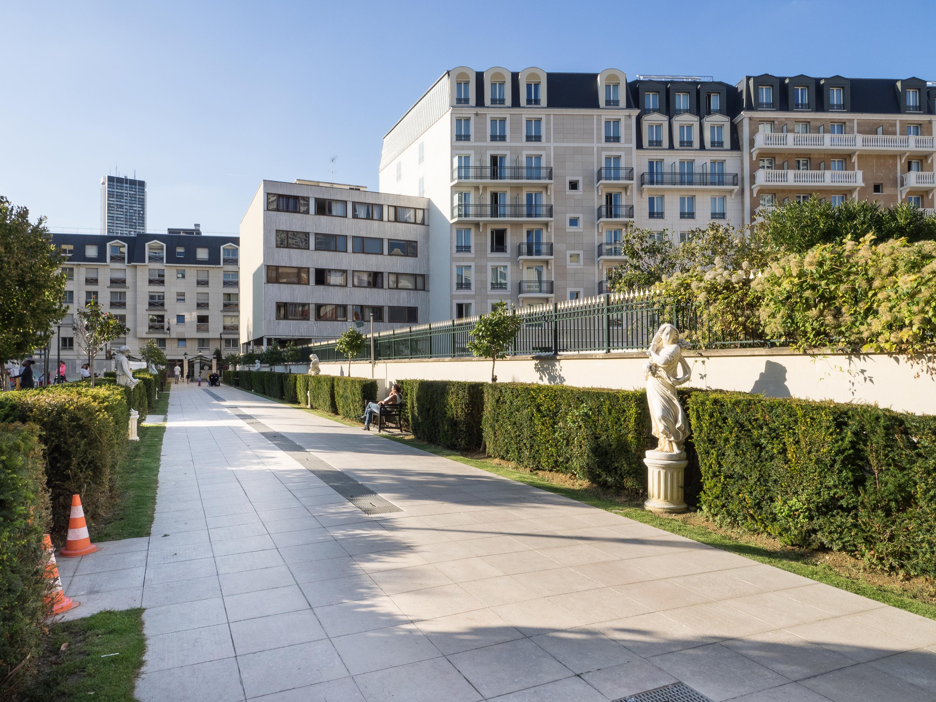 The Social Hub Paris La Defense Hotel Puteaux Exterior photo